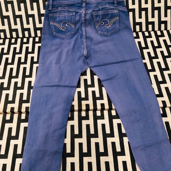 Distressed jeans - Picture 4 of 6